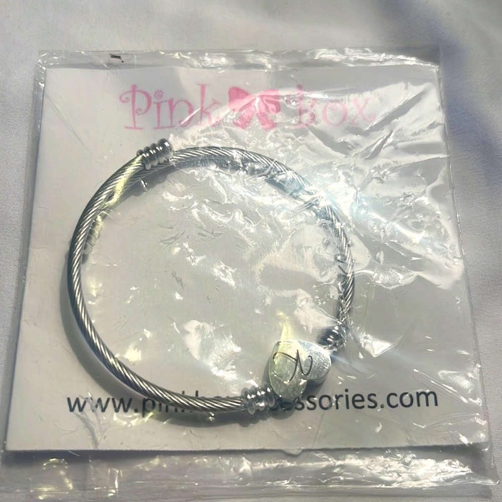 Pinkbox K initial bracelet